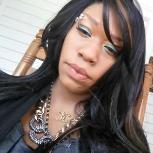 Meet your Posher, Selena